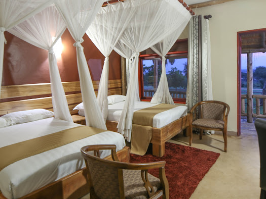 Pakuba safari Lodge