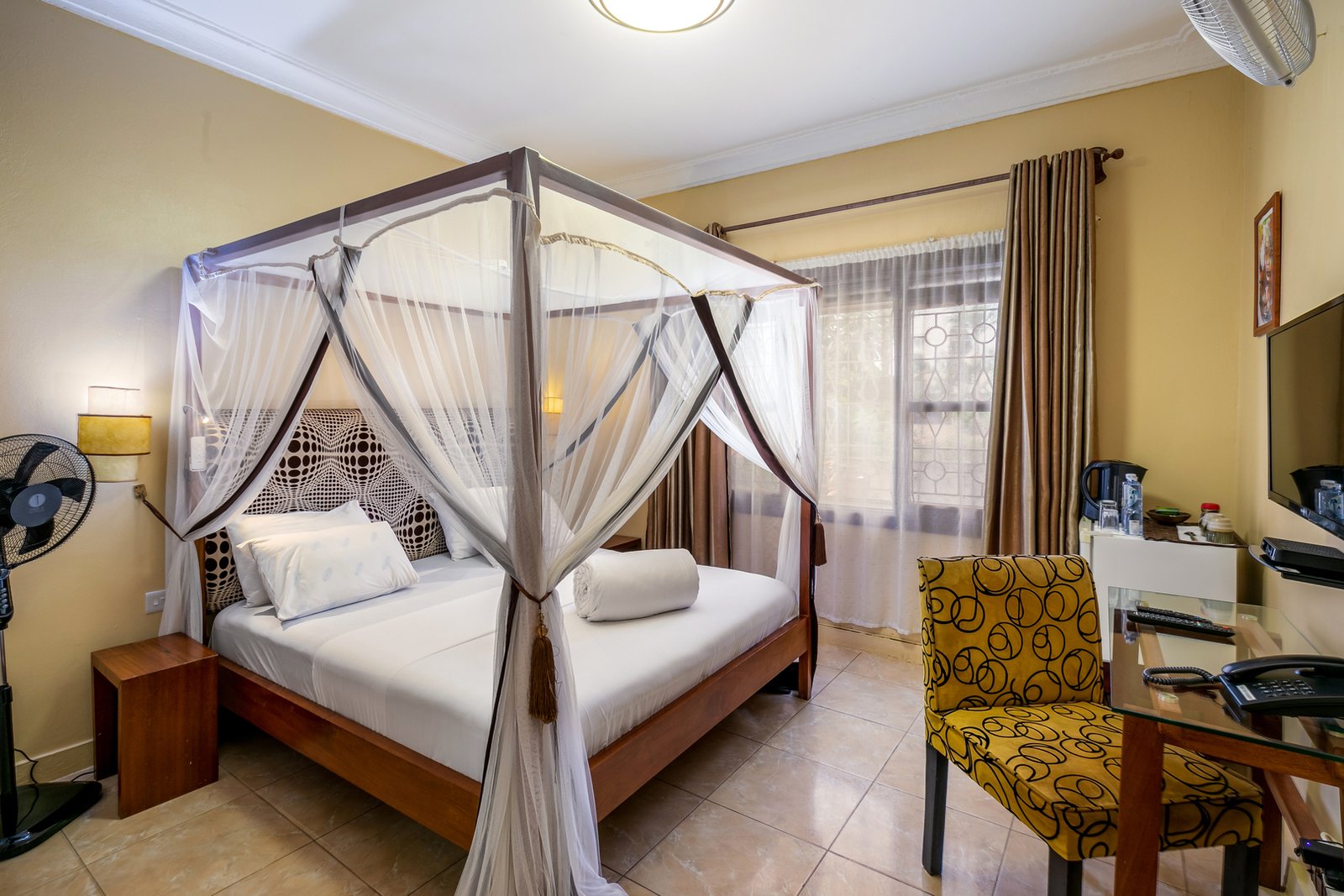 2 Friends Beach Hotel accommodation for Entebbe and Lake Victoria Safari