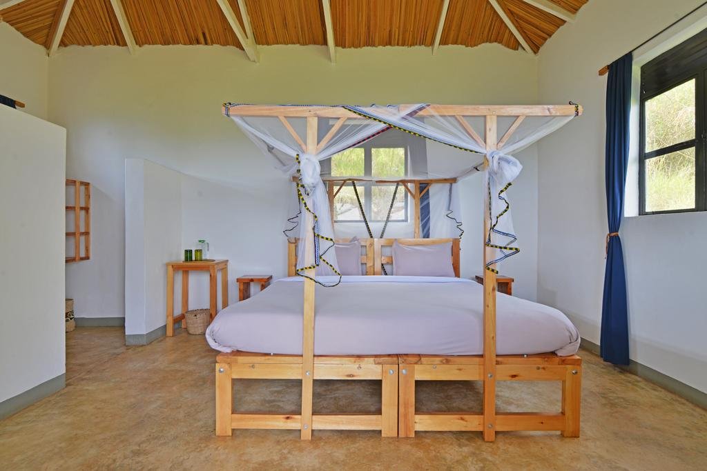 Single room at Isunga Lodge near Kibale Forest