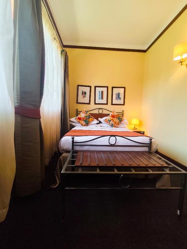 Lake Victoria Hotel accommodation for Entebbe and Lake Victoria Safari