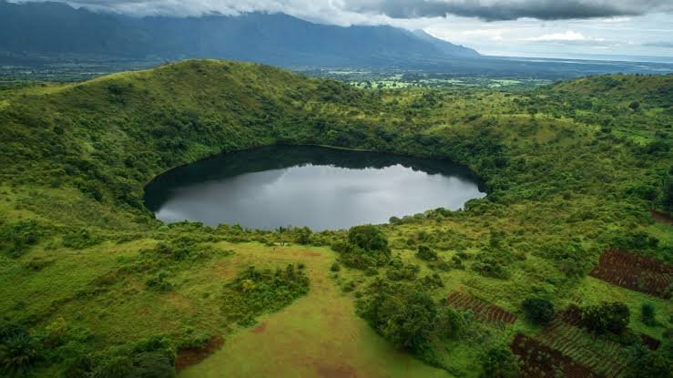 Mount Bisoke hike in Volcanoes National Park Rwanda