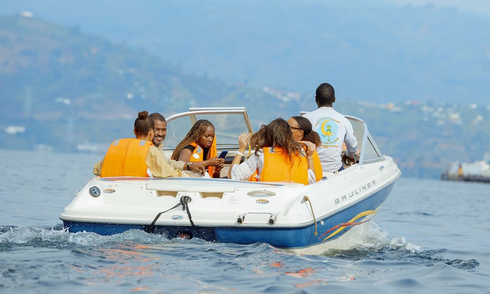 8 Days Rwanda Trekking and Wildlife Safari